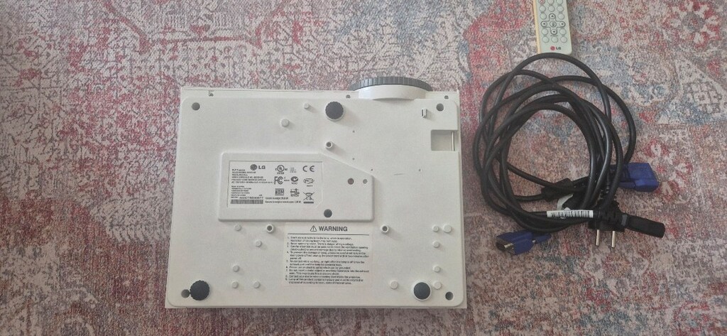 lg projektör - 3