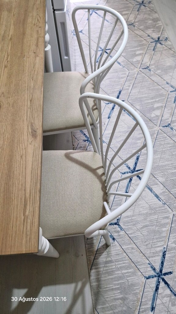 Mutfak masası ve 4 adet sandalye - 3