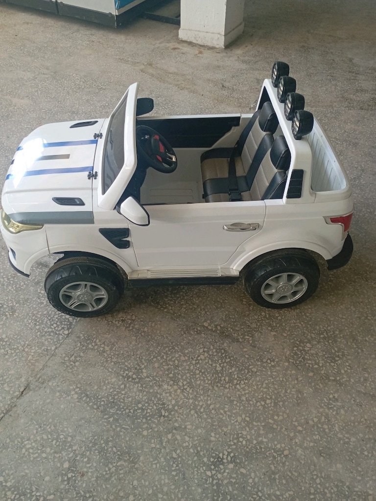 Akülü Araba 4x4 Jeep - 4