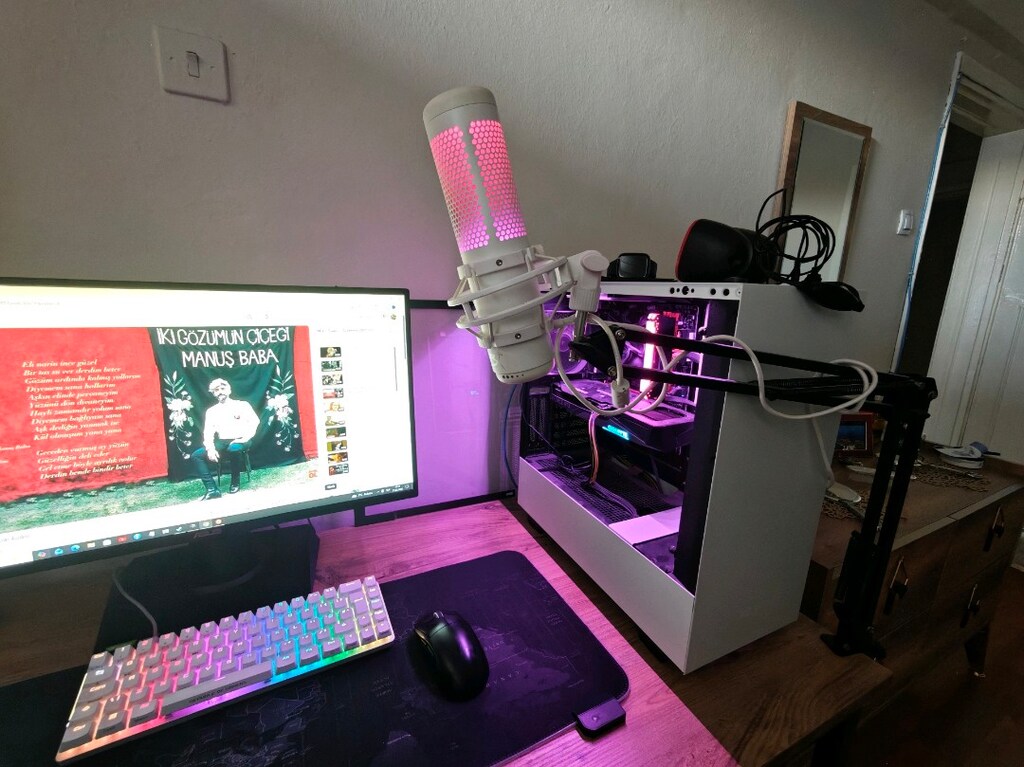 HyperX Quadcast S White RGB Profesyonel Mikrofon - 3