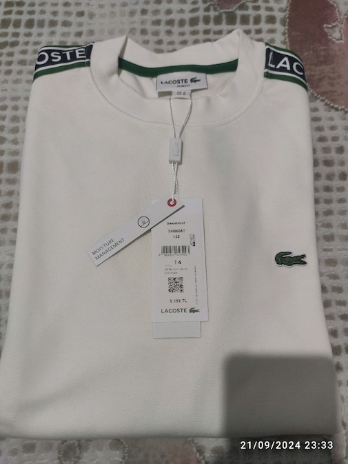 Lacoste sweatshirt