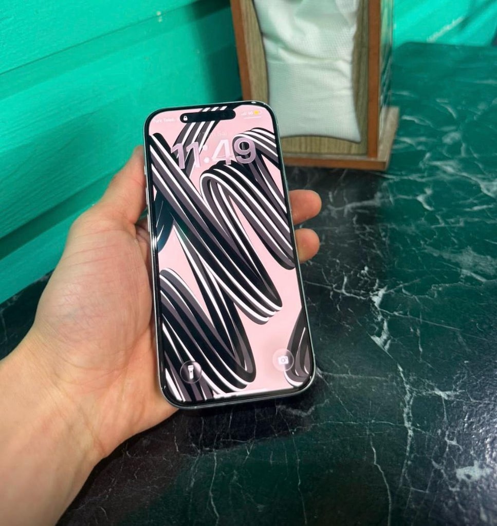 iPhone 16 pro - 3