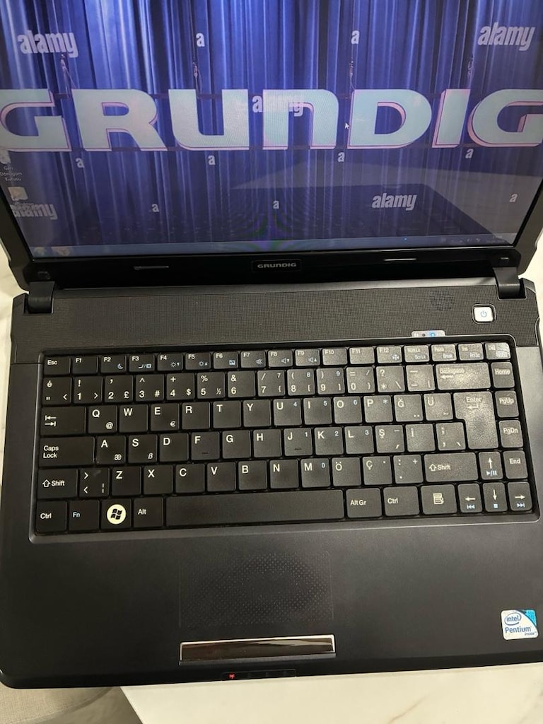 GRUNDIG 4 GB RAM LAPTOP - 5