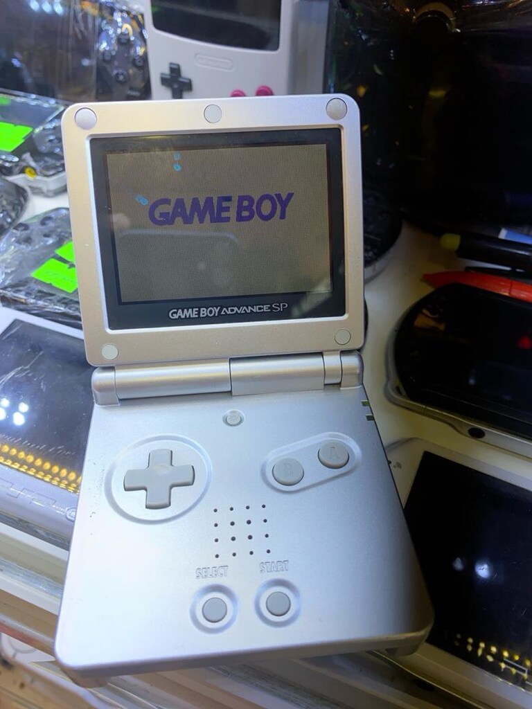 NİNTENDO GAMEBOY ADVANCE SP - 3