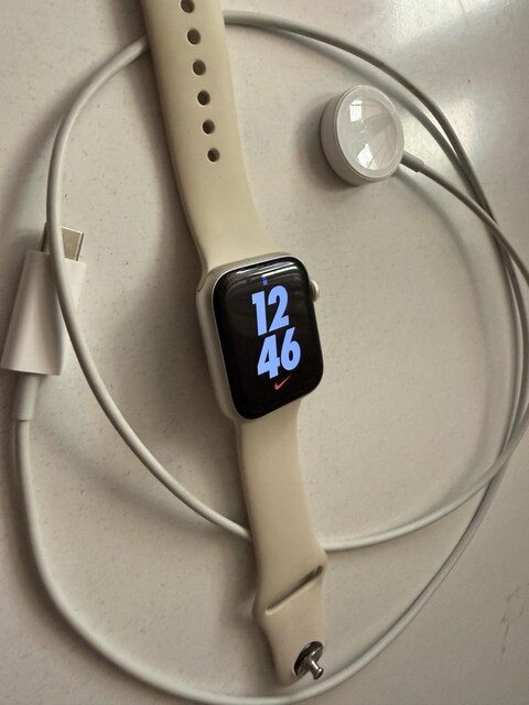 APPLE WATCH SE 40 mm YILDIZ IŞIĞI RENGİ