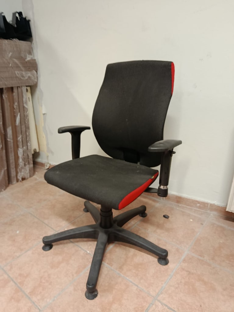 KLAS OFİS ÜSKÜDAR SİYAH-KIRMIZI DETAYLI SABİT ÇALIŞMA SANDALYESİ - 3