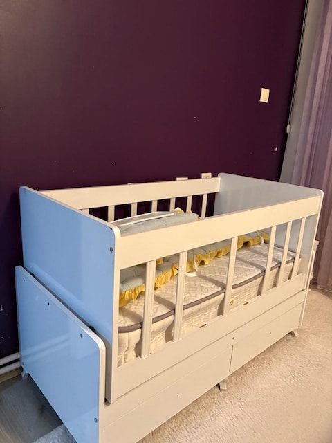 sıfır ayarında sallanabilen bebek beşiği