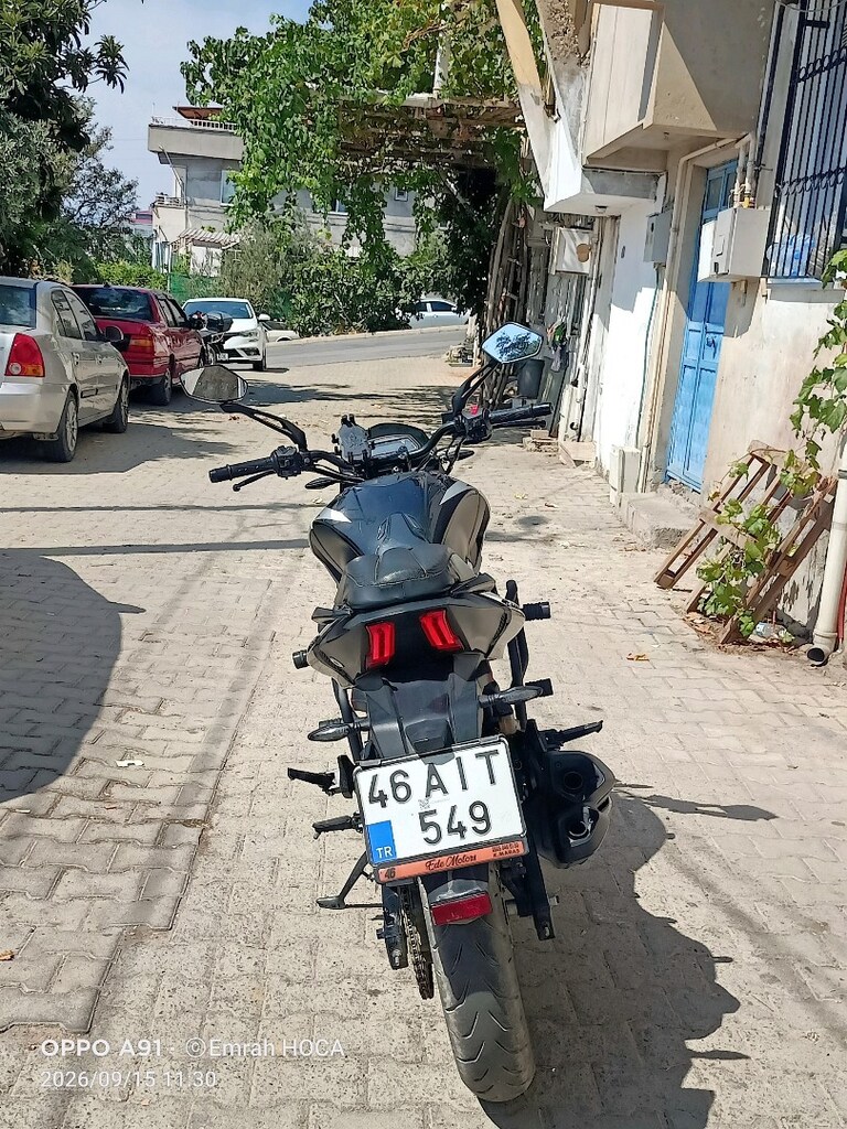 Bajaj Dominar - 7
