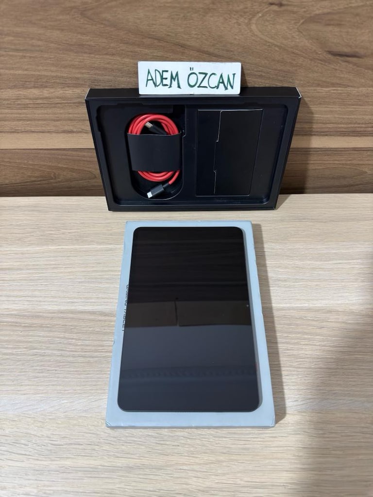 Red Magic Astra / 12 GB Ram / 256 GB Ssd - 5