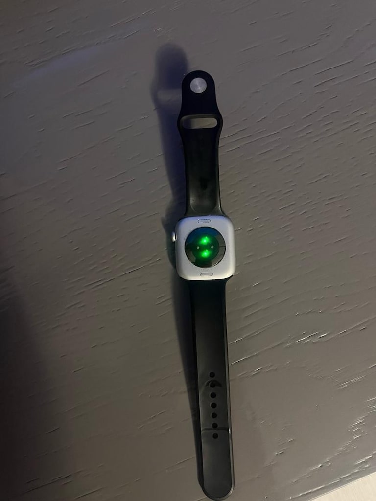 Apple Watch Series 10 (GPS) 46 mm Siyah -6 Adet Kordon Hediyeli - 6