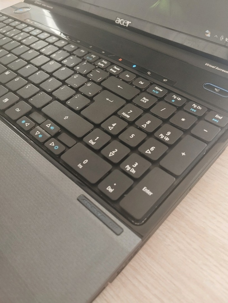 Acer 5739G - Laptop - 2