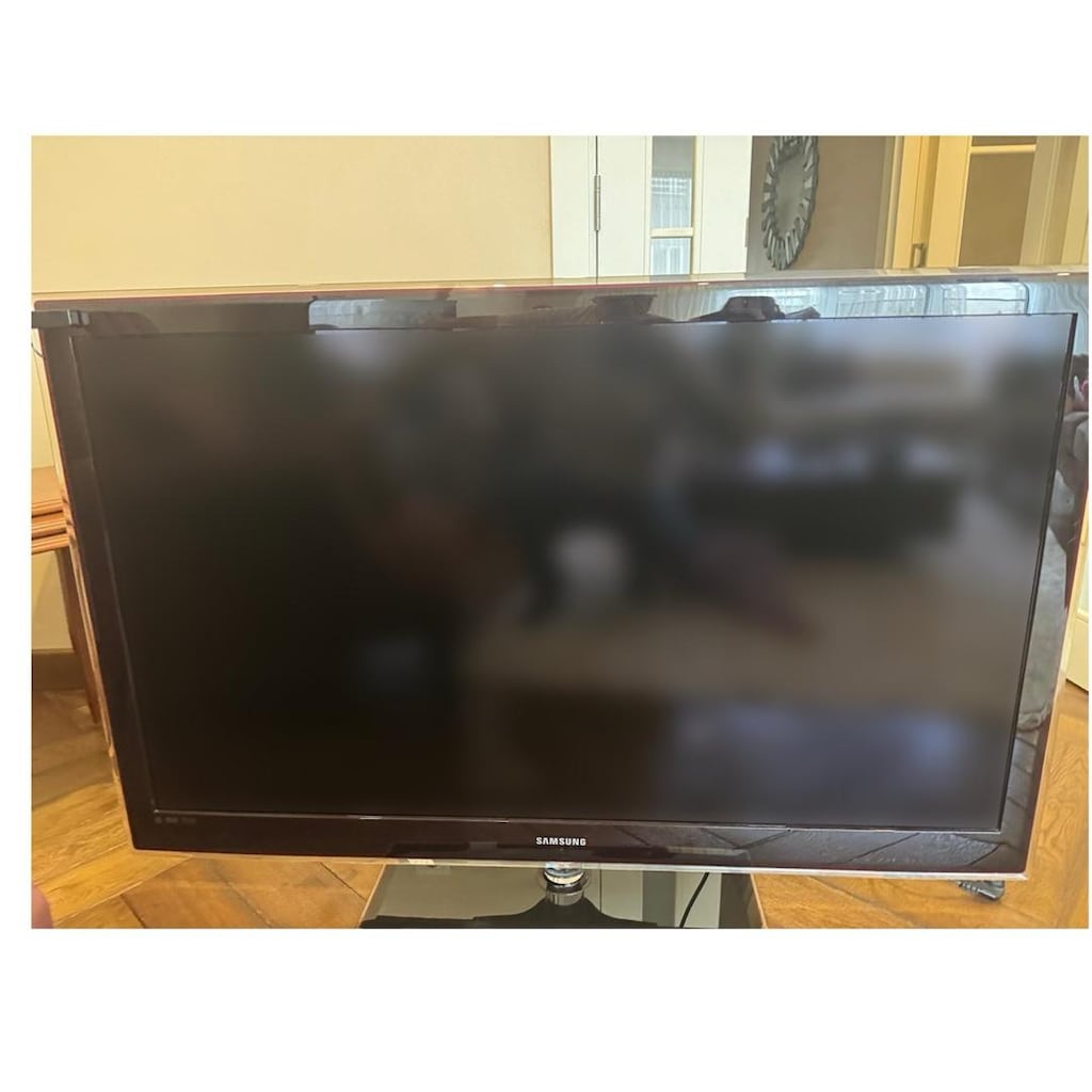 Samsung 55B7000 LED TV - 2