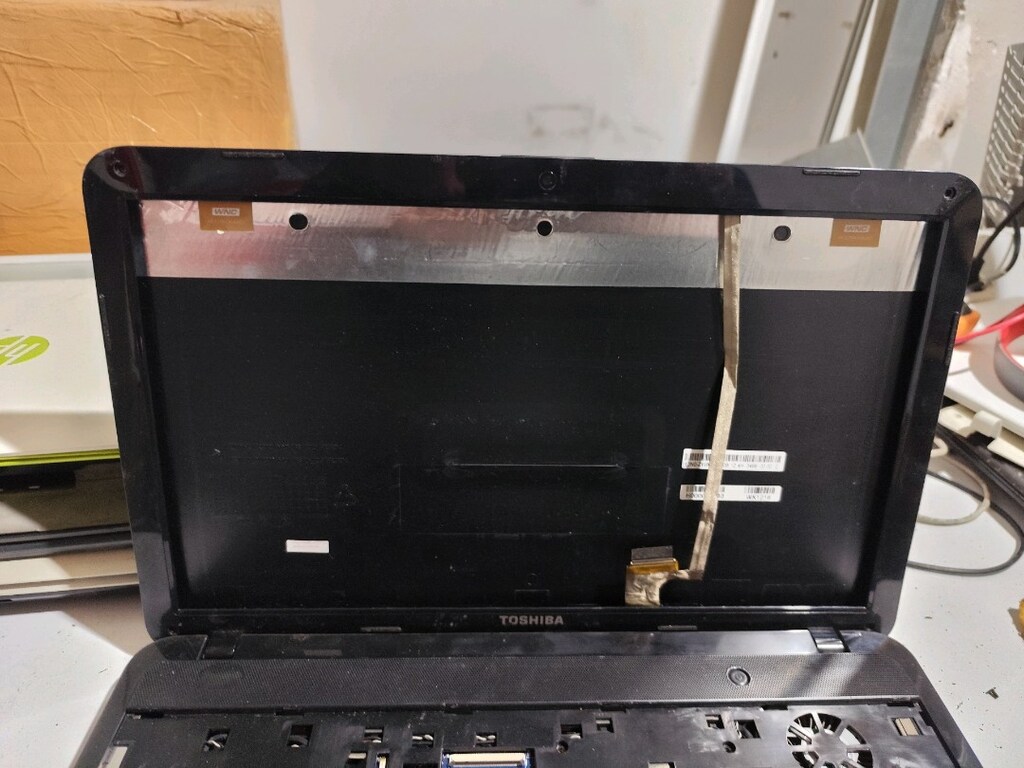 Toshiba satelite l850 sadece kasa omple - 6