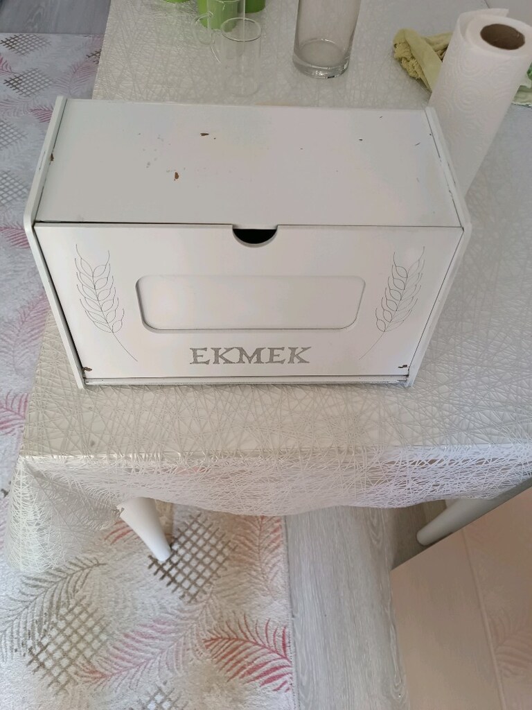 EKMEKLİK beyaz renk