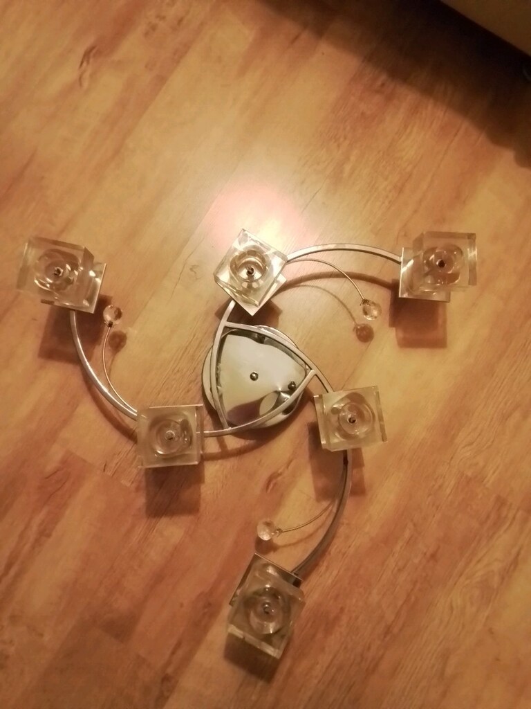 6 lı ve 2 li cam avize ikisinin fiyatıdır - 12