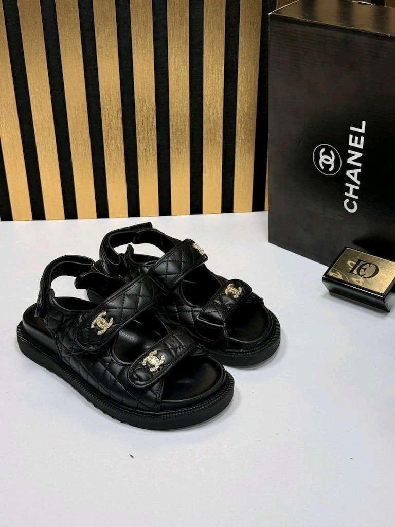 İLAN NO A 3 E O BAYAN CHANEL SANDALET - 3