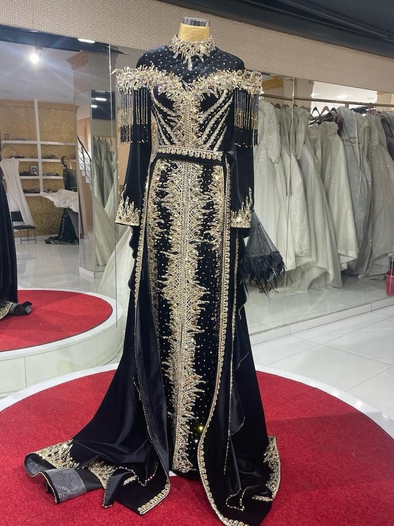 SİYAH BALIK DE MONTE KUYRUKLU KAFTAN — görsel 3/3