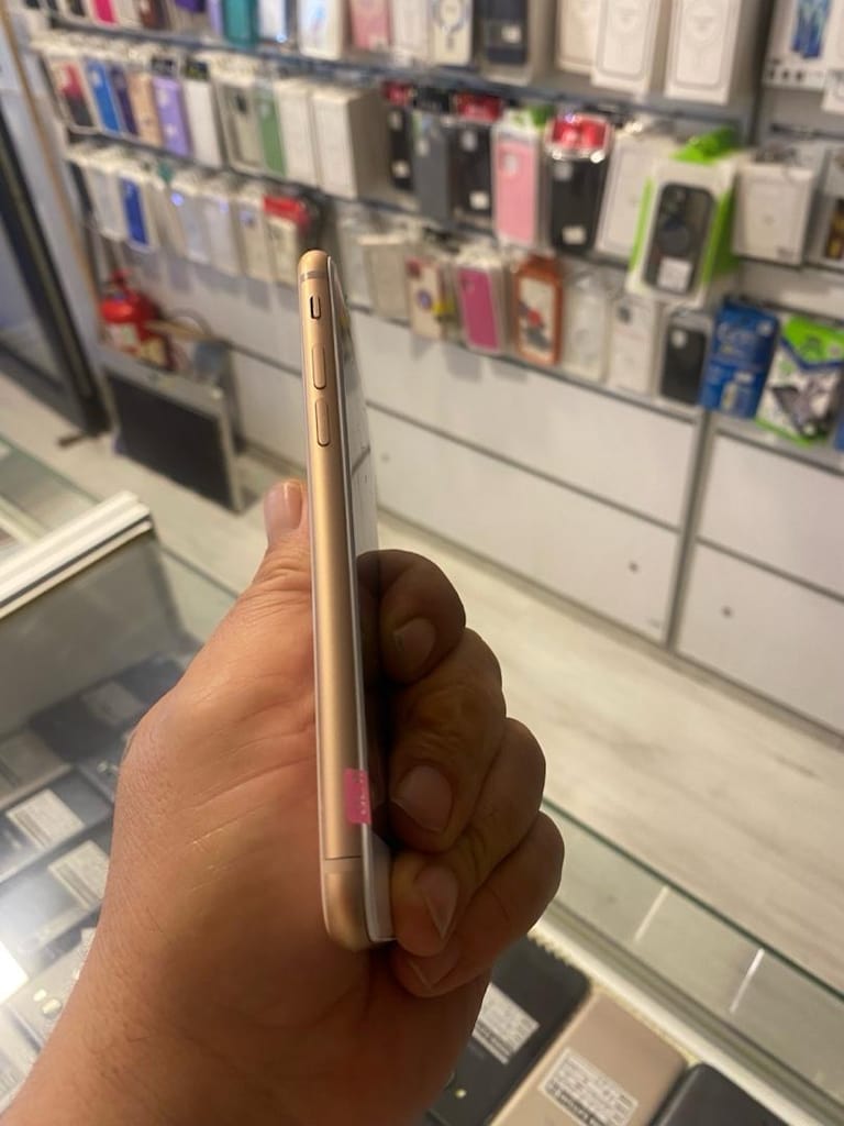 İPhone 8 hatasız pil 100 hersey aktif Gold sıfır ayarında bir cihaz - 4