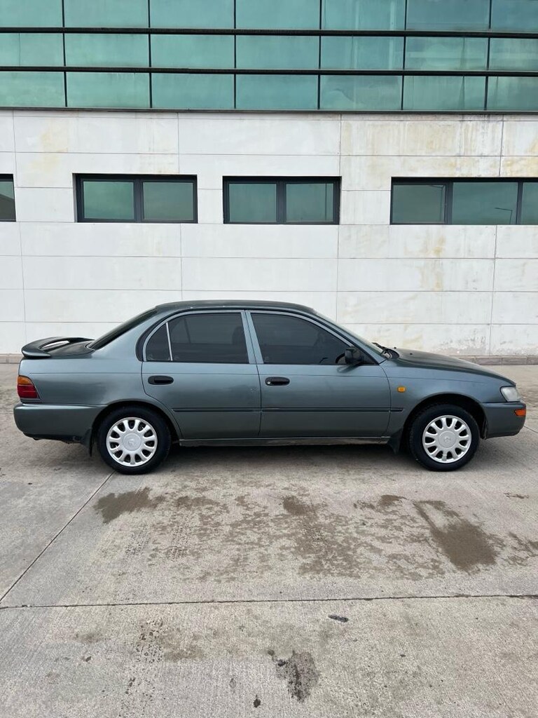 Toyota Corolla - 4
