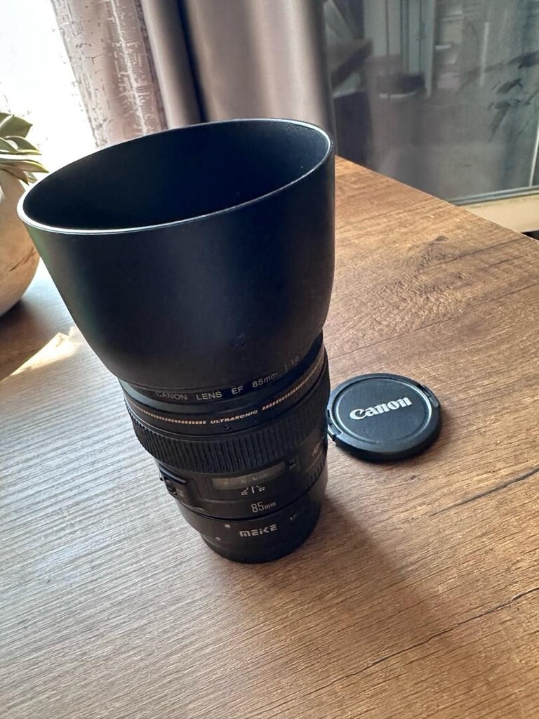 Canon EF 85mm 1:18 Lens - 6