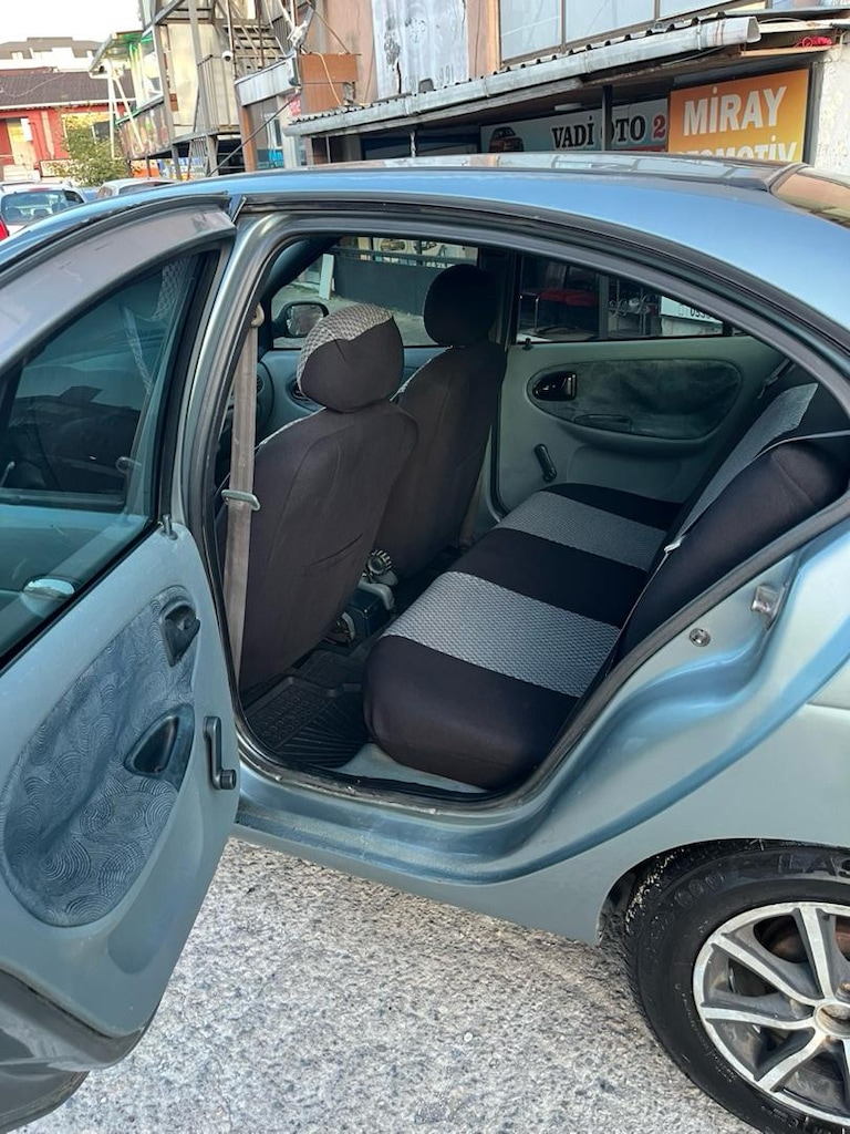 Renault Megane - 9