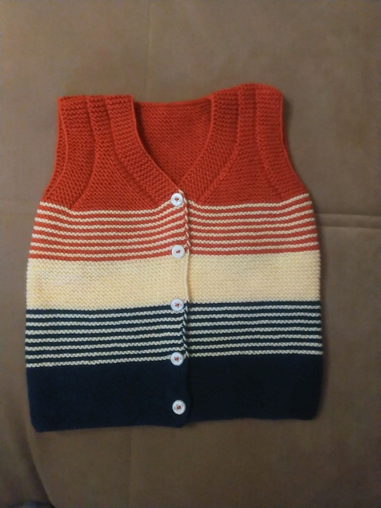 El örgüsü bebek yeleği ve hırka - 3