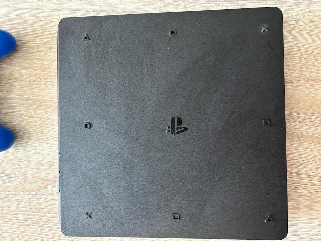 PS4 Tek kişi tarafından kullanılmış kusursuz 500GB. Cd ve Store destek - 10