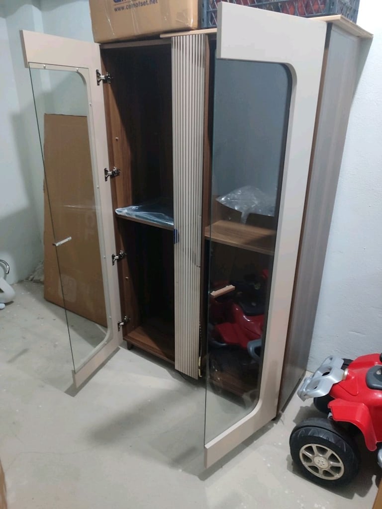GÜMÜŞLÜK VİTRİN - 2