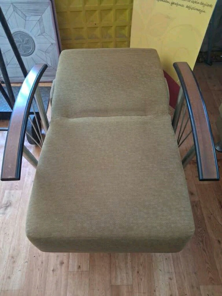 Bir üçlü iki tekli koltuk - 2