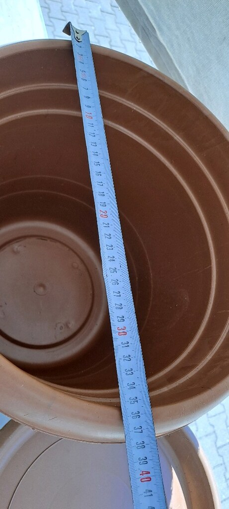 Büyük boy plastik saksı Adet 100tl - 2