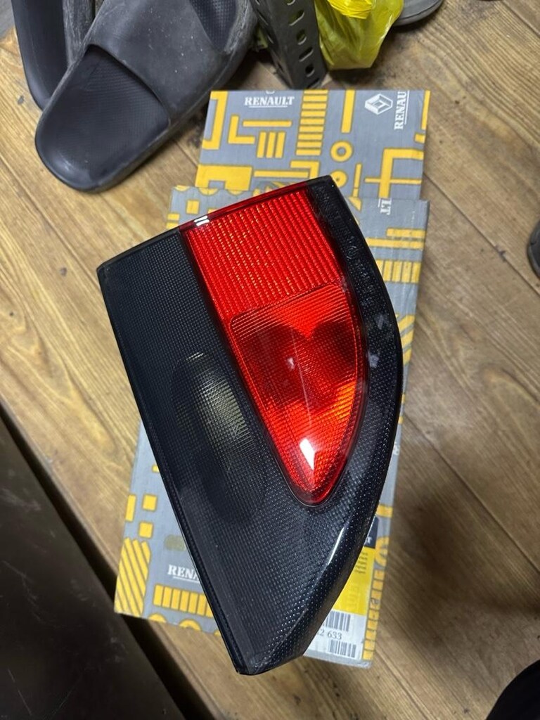 Megane 1 Sağ iç Stop Mais sıfır orjinal - 2