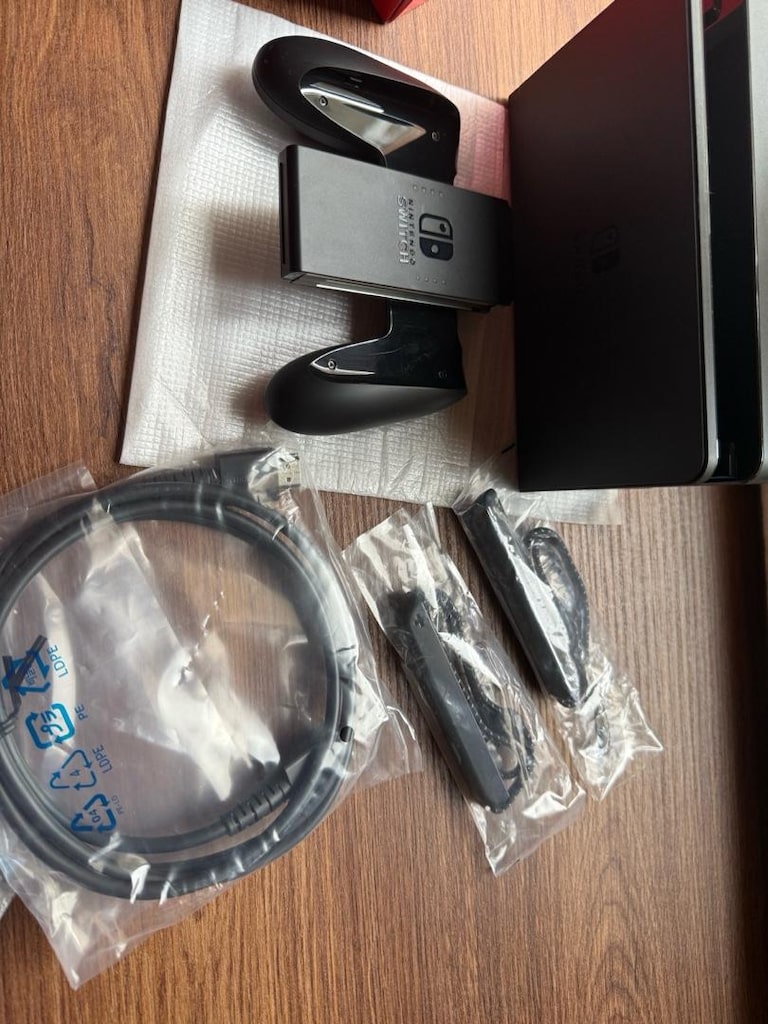 NİNTENDO SWİTCH OLED+2 Orjinal Oyun+Aksesuar Seti - 4