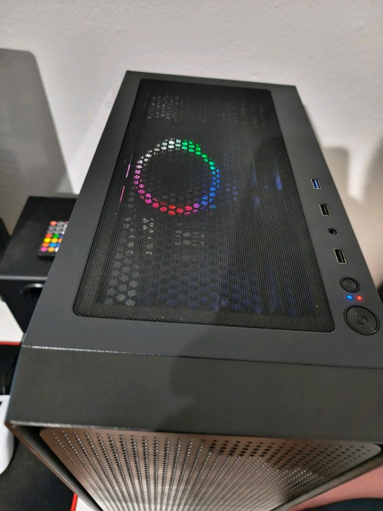 Oyuncu Bilgisayarı Kendinden Ekran Kartlı Amd Ryzen 5 2400 g İşlemcili - 9