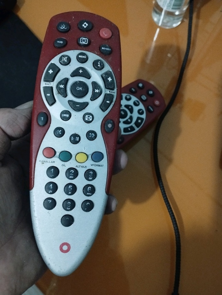 iki adet kumanda - 2