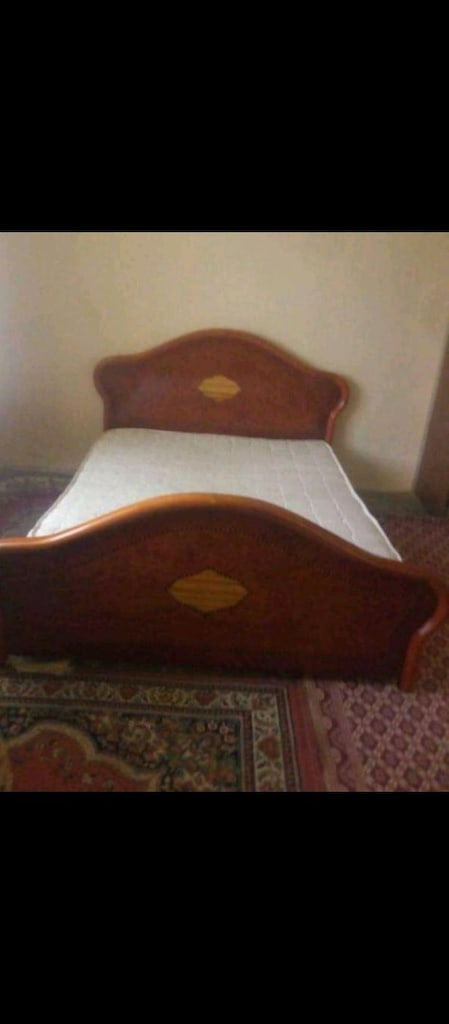 Çift kişilik çift ahşap başlıklı demir iskeletli yatak malzemeleri - 2