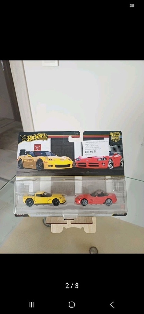 Hot Wheels 2li Set Corvette Z06 & Dodge SRT