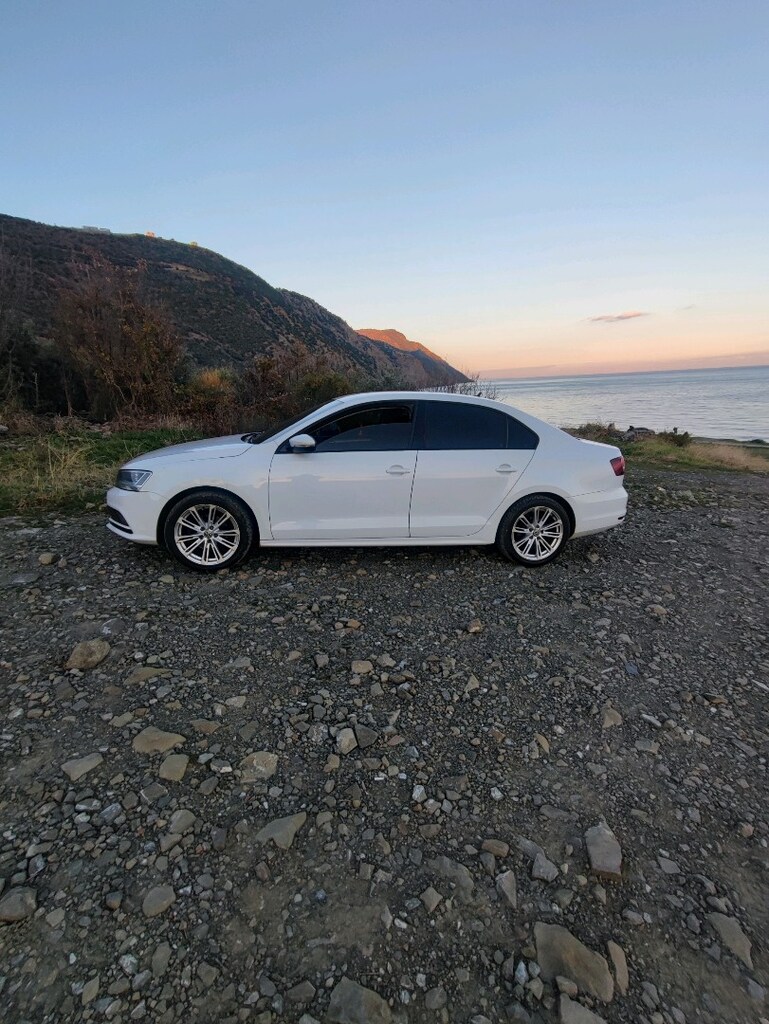 Volkswagen Jetta - 3