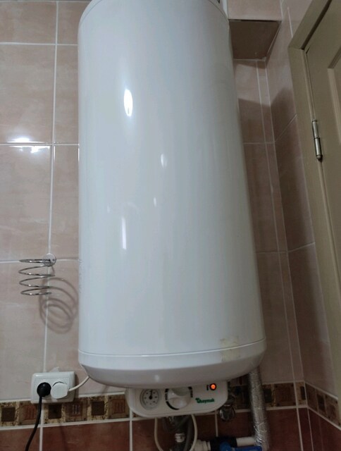 BAYMAK TERMOSİFON 100 LİTRELİK ÇOK TEMİZ SORUNSUZ ÇALIŞIYOR