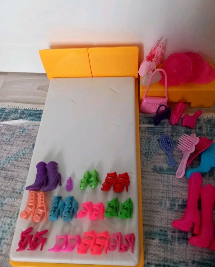 Barbie Yatak ve Dolabı - 3