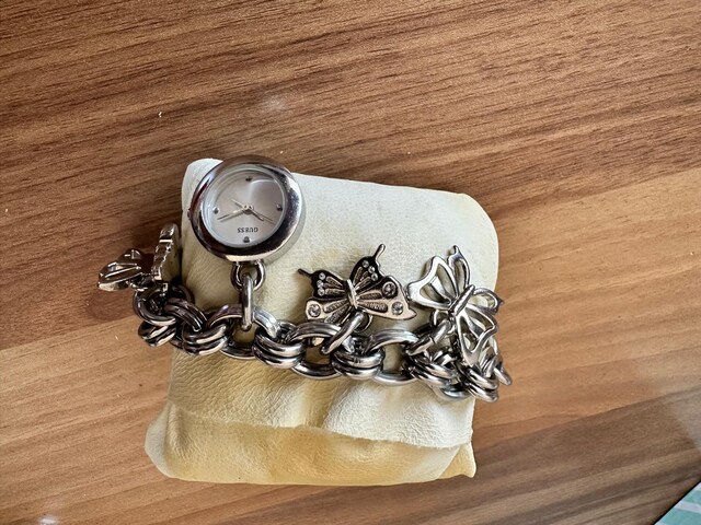 Guess Saat