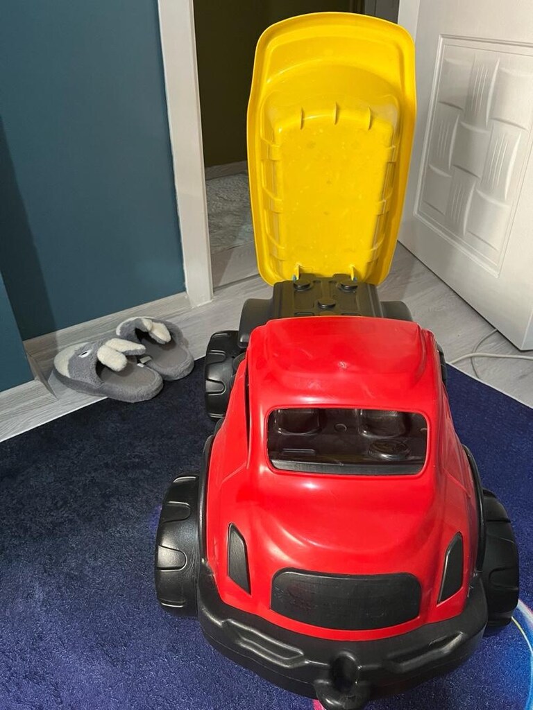 Büyük boy oyuncak kepçe ve büyük boy oyuncak kamyon - 7