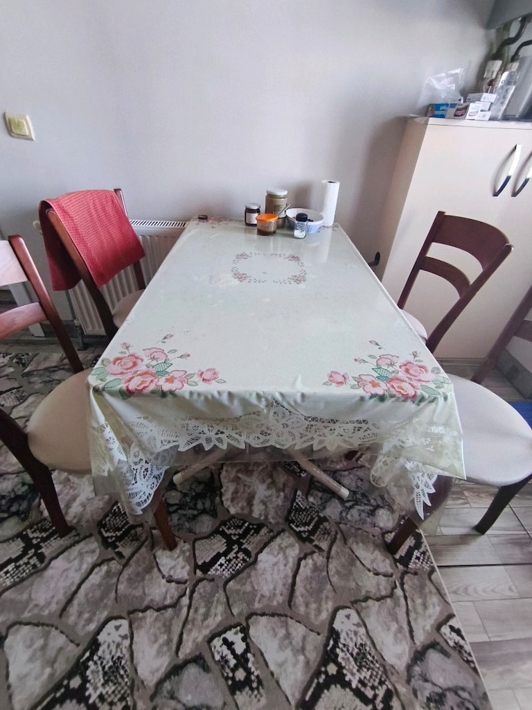 MASA + 4 AHŞAP SANDALYE - 2