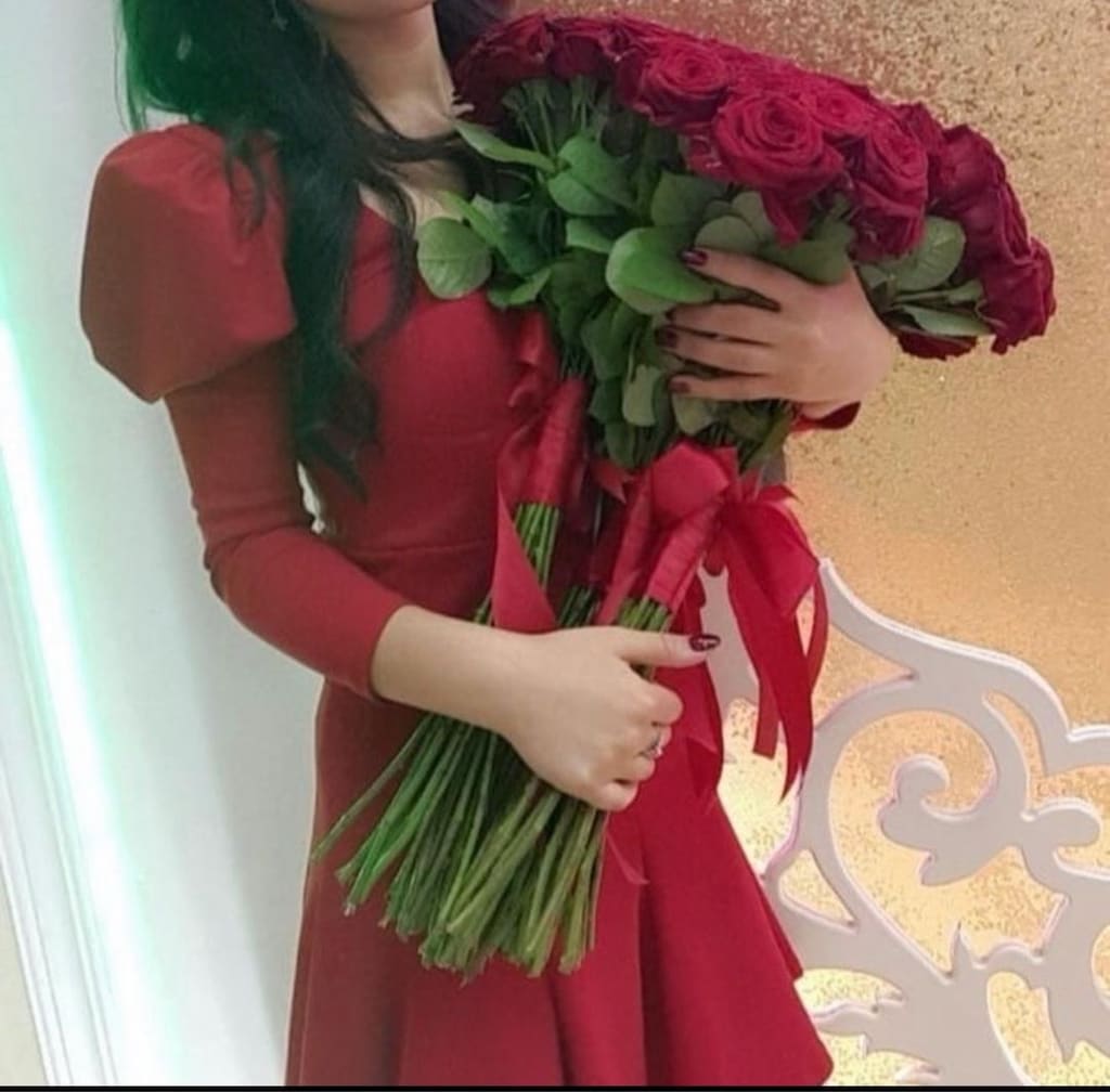 kırmızı elbise