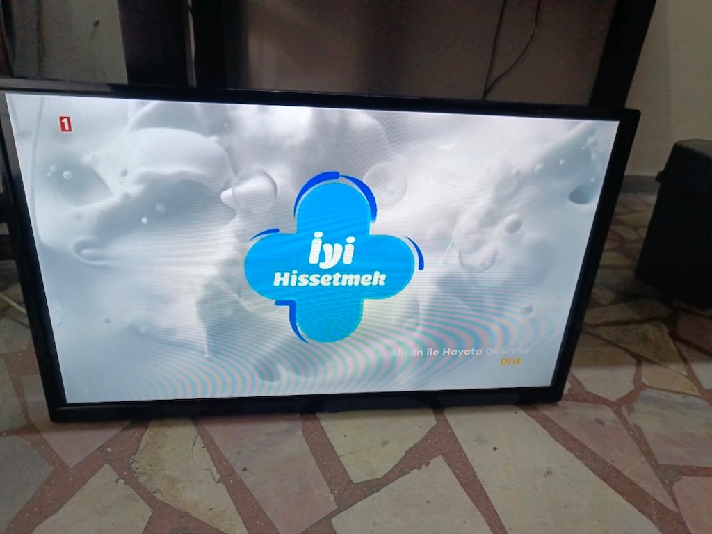 AXEN UYDU ALICI 82 EKRAN TV ÇOK TEMİZ NAKLİYE KURULUM GARANTİ VAR - 2