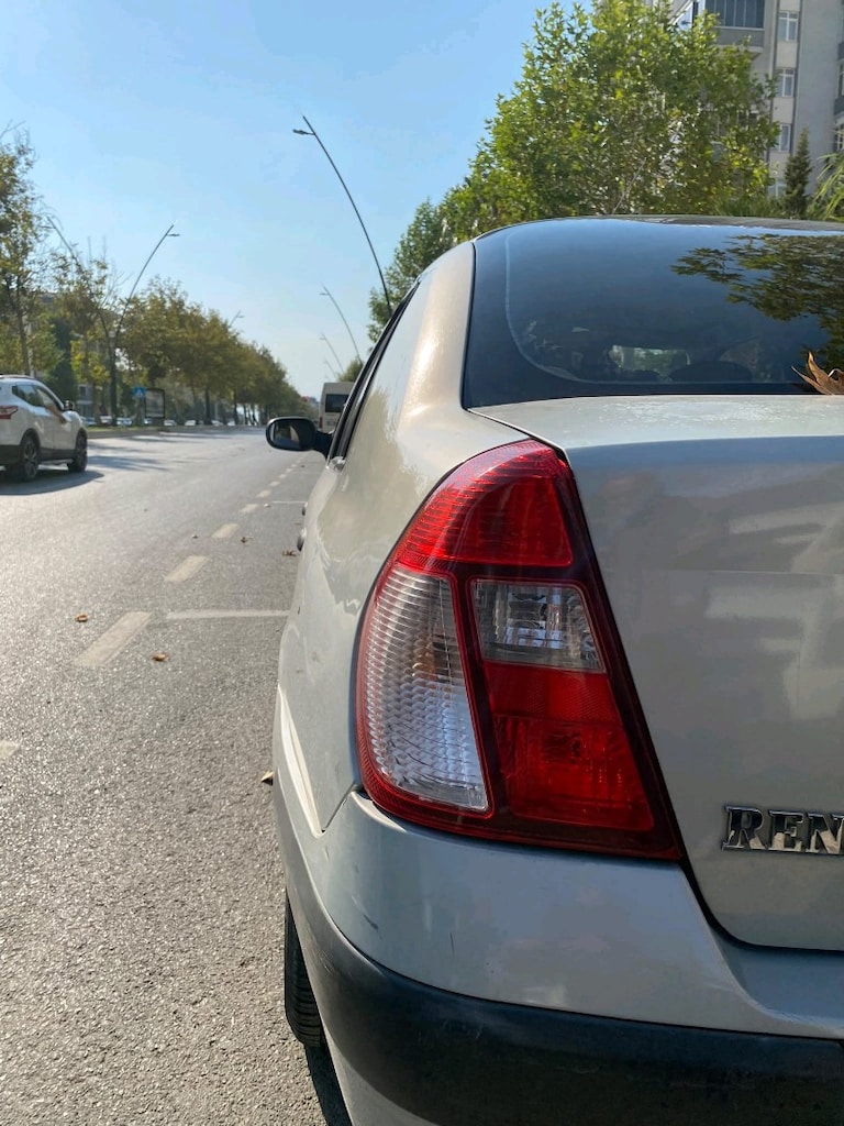 Sahibinden, düşük kilometreli 2005 Clio - 10