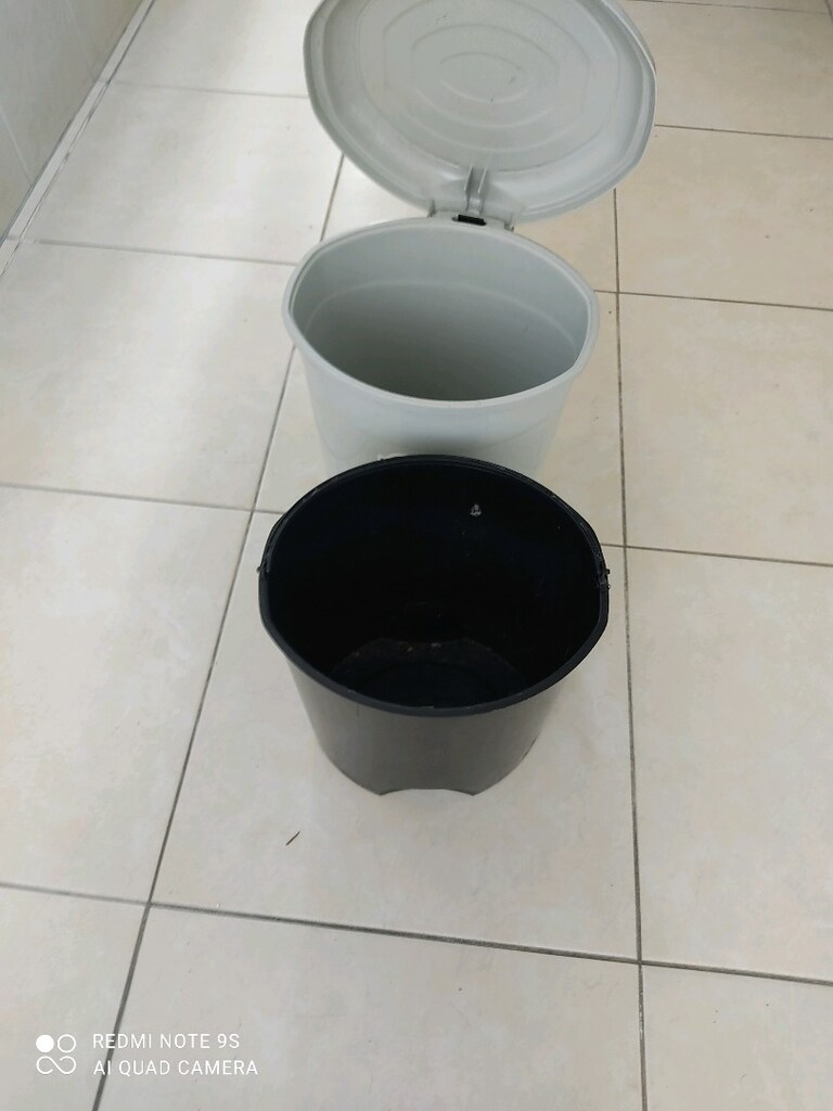 büyük pedallı çöp kovası - 2