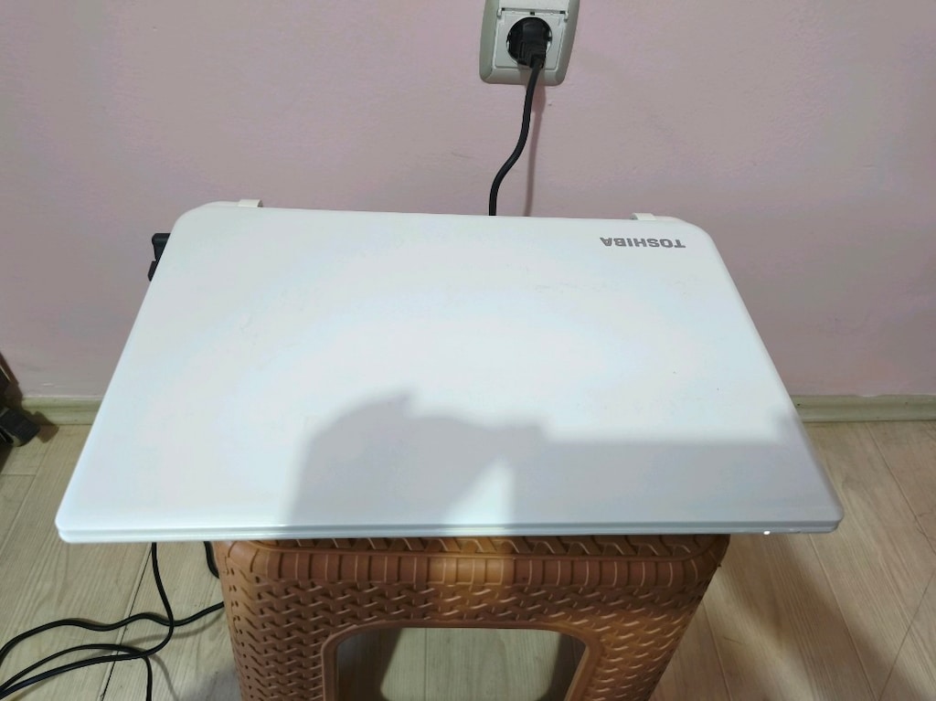 Toshıba L50-B Laptop - 4