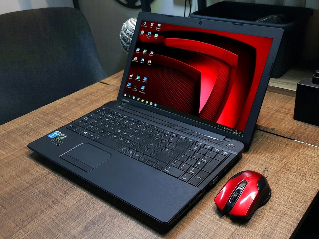 Kaliteli ömürlük Toshiba i5 - Yeni Pil - 8gb RAM - SSD TurboDisk'li - 2