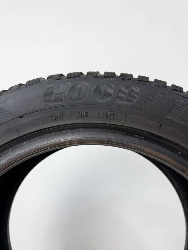 205/55 R16 Goodyear Ultragrip 8 kışlık lastik - 3