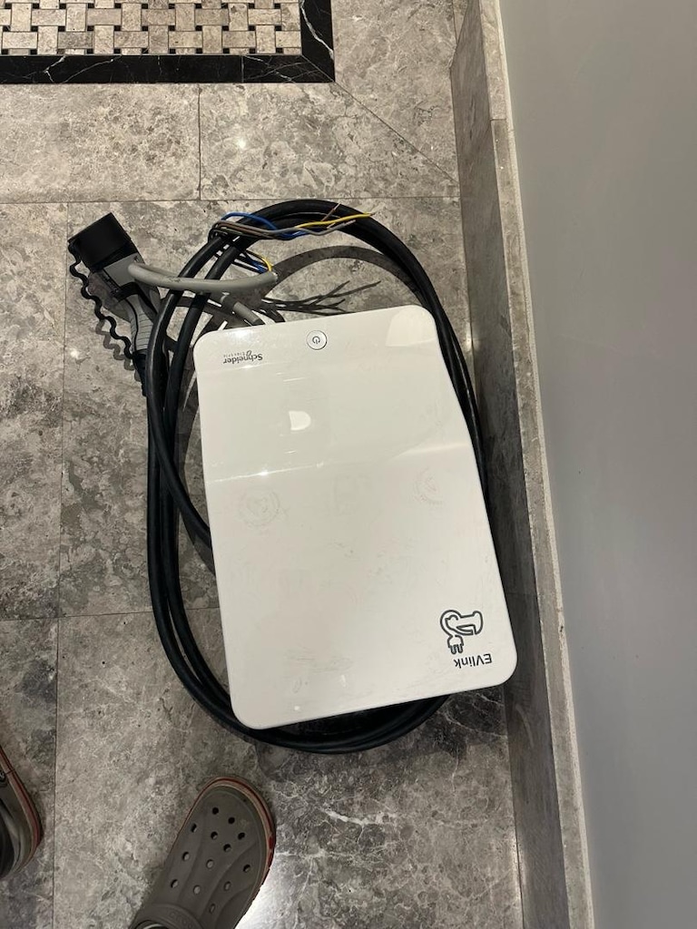 schneider elektrik wallbox 22 kW şarj unitesi - 2